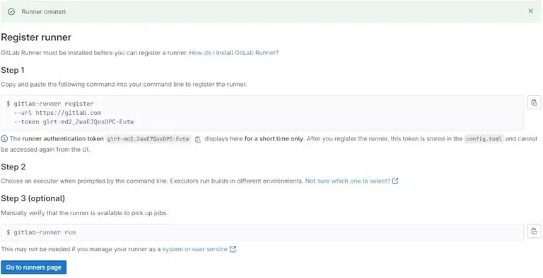 Écran de création de runner GitLab avec token glrt-